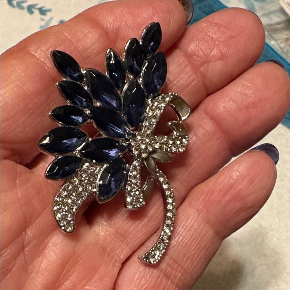 🌹New Arrival🌹Rhinestone & Navy Crystal Flower Brooch - Women Jewelry